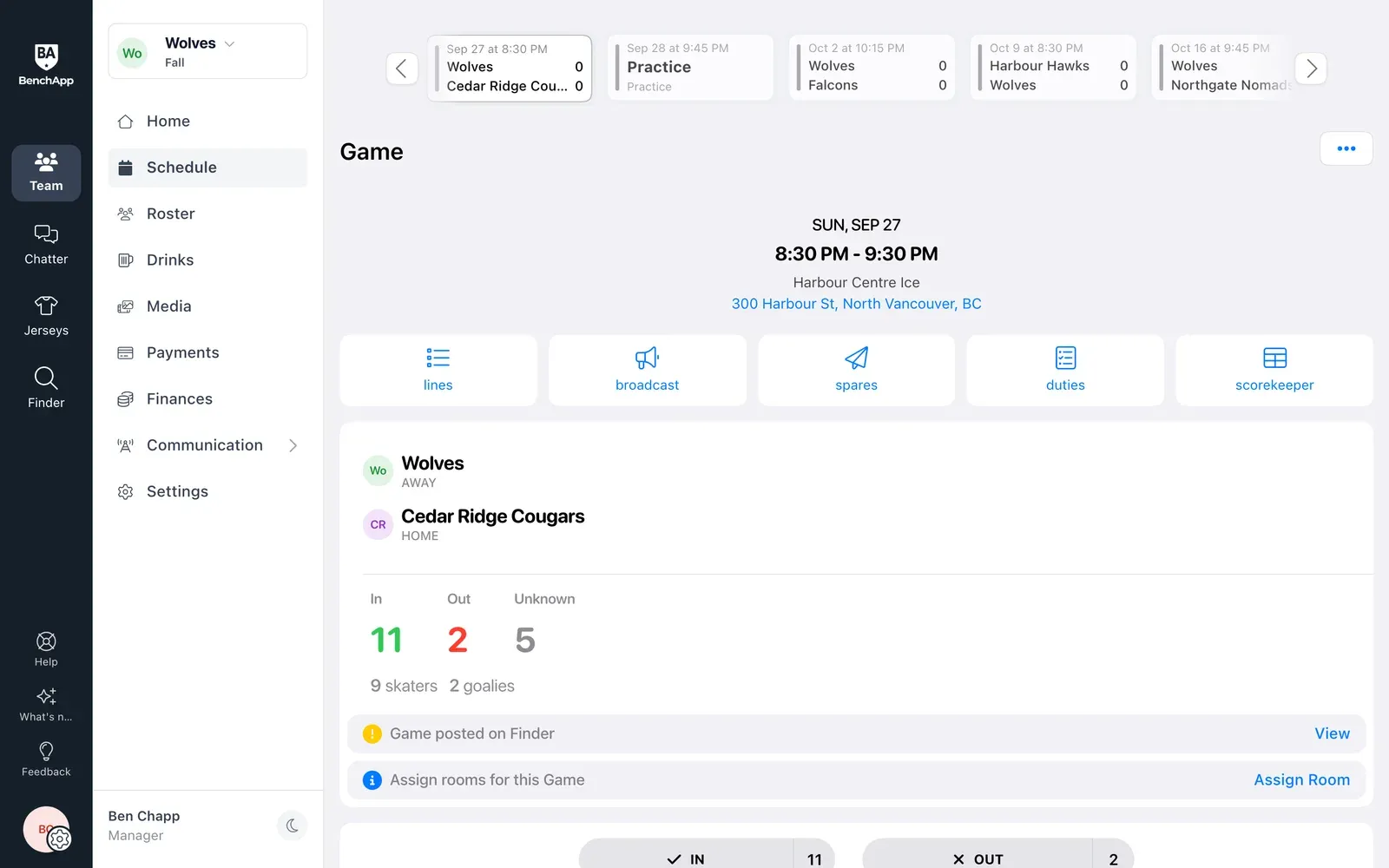BenchApp on a computer: a game with who's in and a button to open the lines